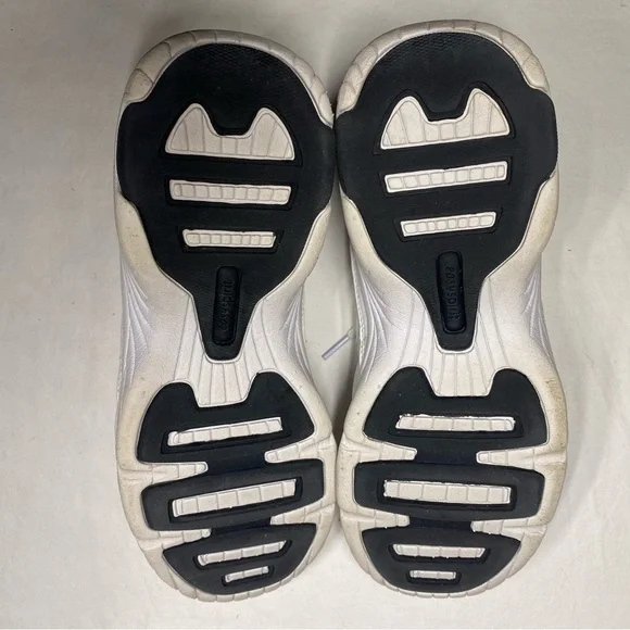 Easy Spirit Women’s White Walking Shoes 8.5 - Picture 4 of 5